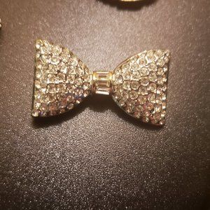 Vintage Bowtie Goldtone Rhinestone Brooch